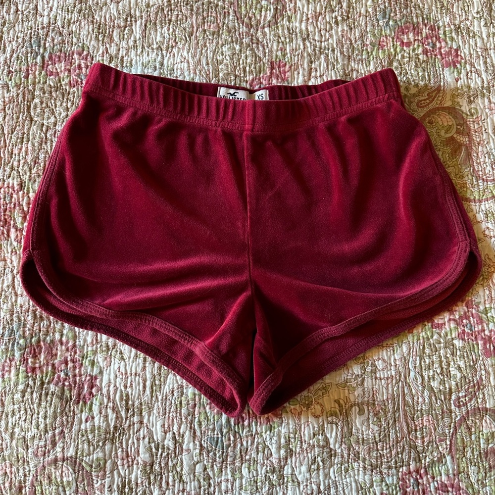 hollister red velvet lounge shorts, women’s xs, excellent condition